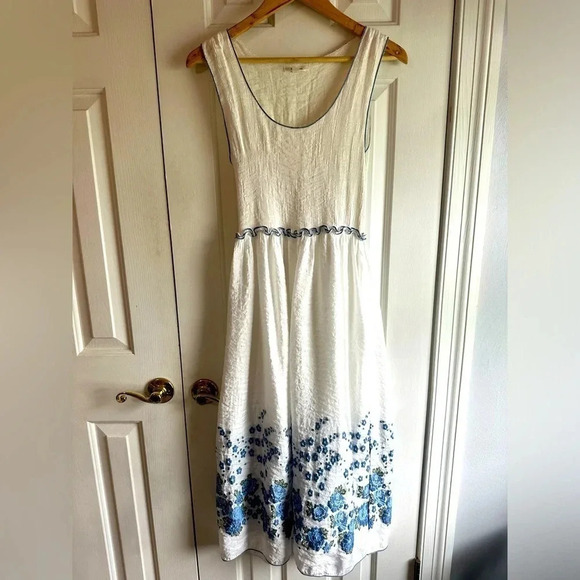 Sophie Max Dresses & Skirts - Sophie Max white midi dress with smocked bodice & needle point flowers on hem.